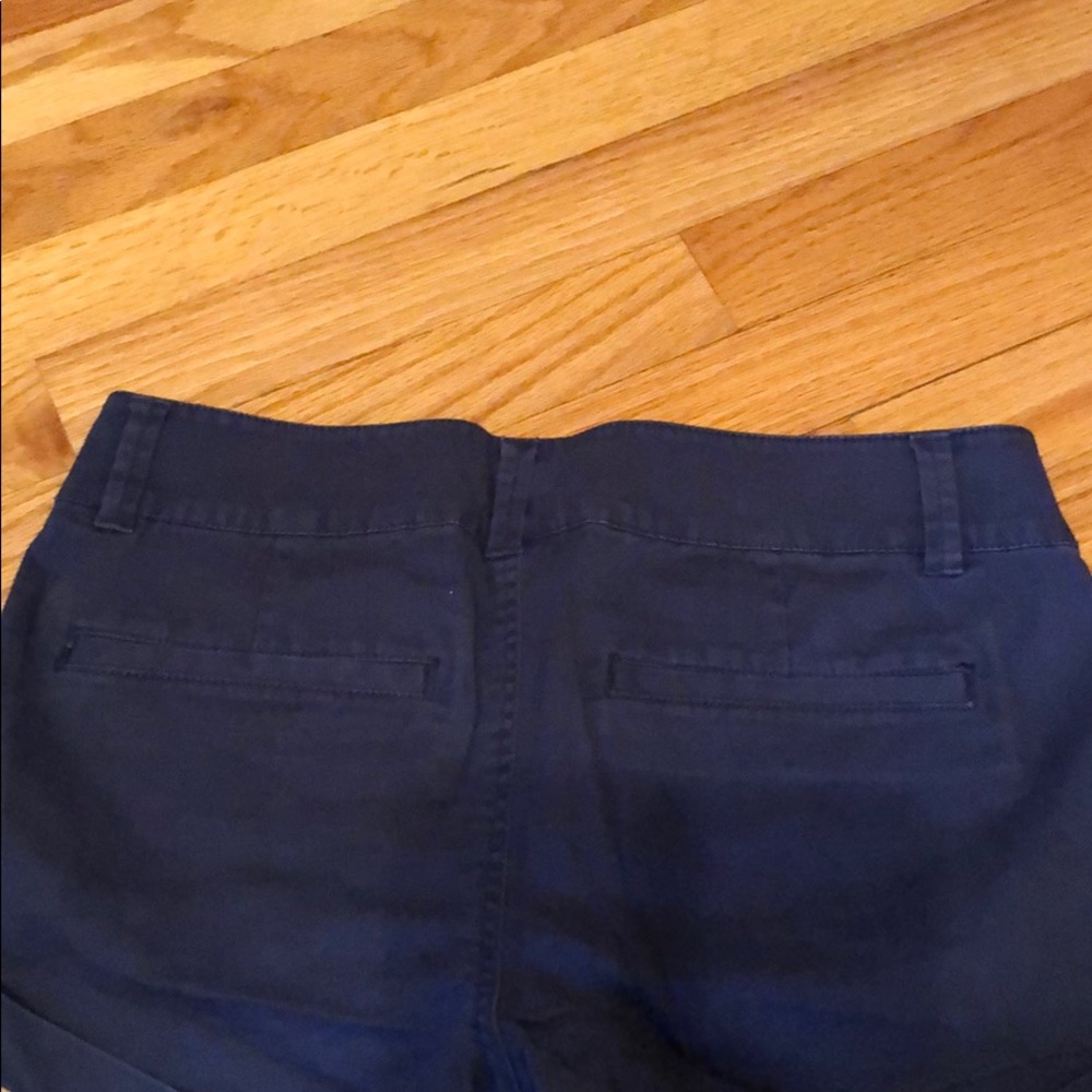 Express Shorts - Picture 2 of 2